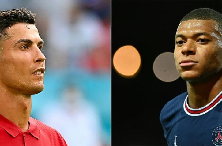 Photomontage des attaquants Cristiano Ronaldo et Kylian Mbappé, au coeur du mercato estival
