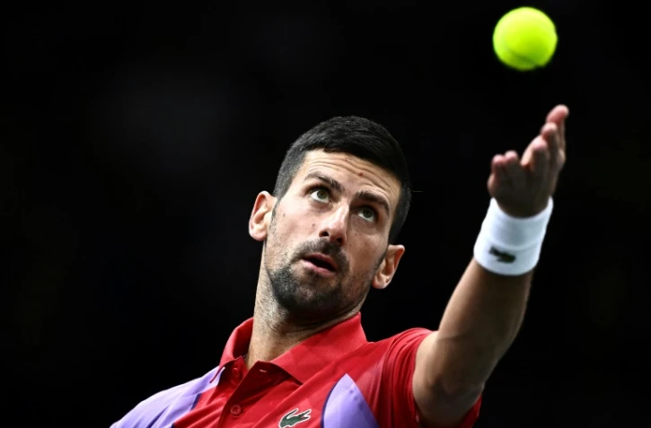 Le Serbe Novak Djokovic au service lors du Masters 1000 de Paris, le 2 novembre 2023