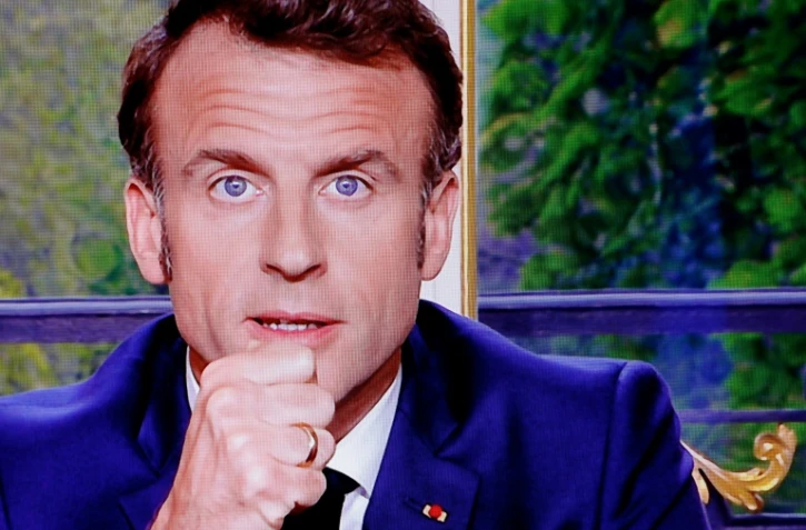 Le président Emmanuel Macron lors d'une allocution télévisée depuis l'Elysée, le 17 avril 2023 à Paris