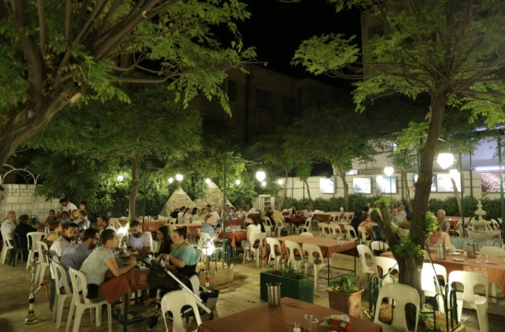 Au café du club arménien à Midane à Alep, en Syrie, le 5 juillet 2017