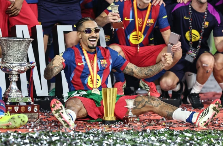 La joie de Raphinha, auteur d'un doublé pour Barcelone contre le Real Madrid en finale de la Supercoupe d'Espagne le 11 janvier 2026 à Jeddah