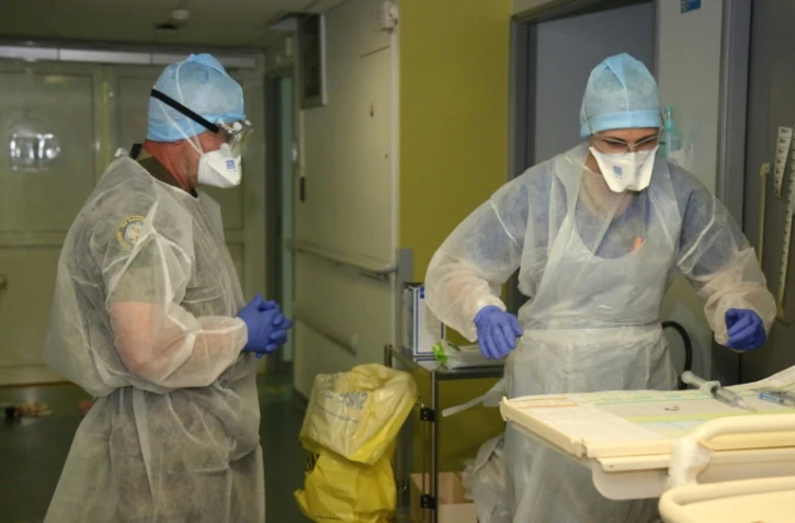 Dans le service de réanimaton de l'hôpital militaire installé à Mamoudzou, à Mayotte, le 11 juin 2020