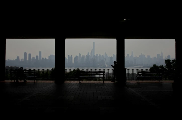 Le bord de l'eau à West New York, dans le New Jersey, donnant sur Manhattan, le 8 juin 2023