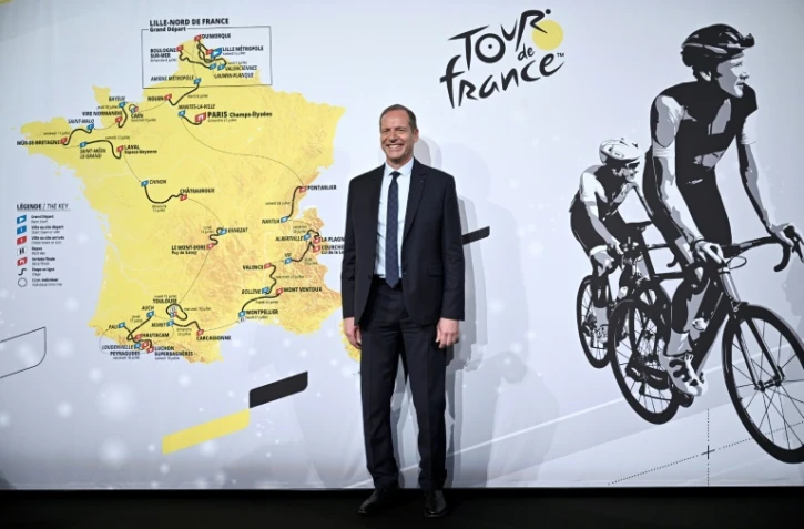Le directeur du Tour de France Christian Prudhomme devant la carte du parcours de l'édition 2025 dévoilée le 29 octobre 2024 à Paris