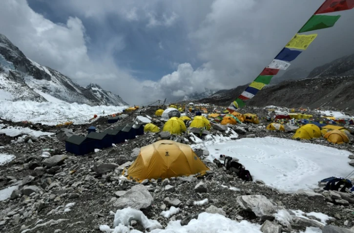 Des tentes d'expédition au camp de base de l'Everest, dans le district de Solukhumbu, à quelque 140 km au nord-est de Katmandou, la capitale du Népal photographiées le 1er mai 2021