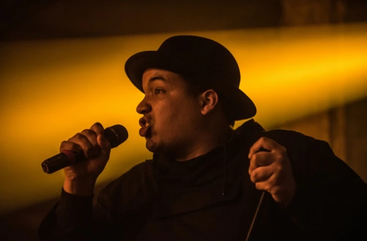 Greg Beaudin, rappeur canadien des groupes Brown et Dead Obies, surnommé Snail Kid, lors d'un concert à Montréal le 1er avril 2016