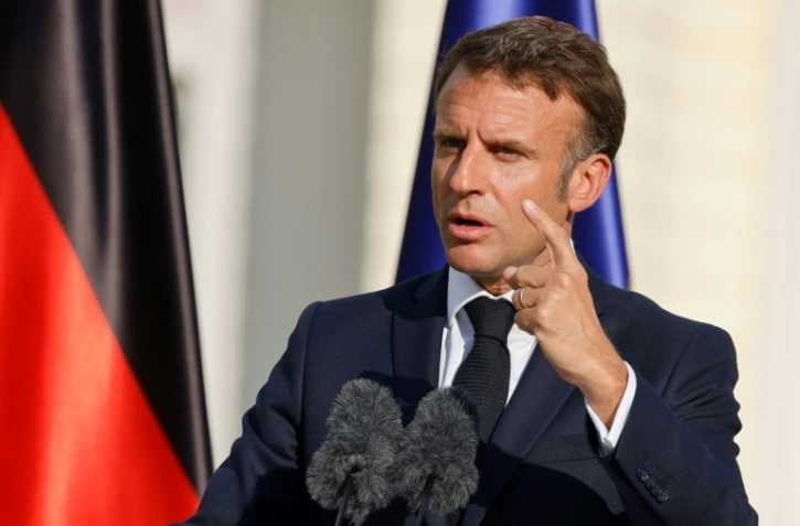 Le président Emmanuel Macron le 26 mai 2024 au palais présidentiel de Berlin