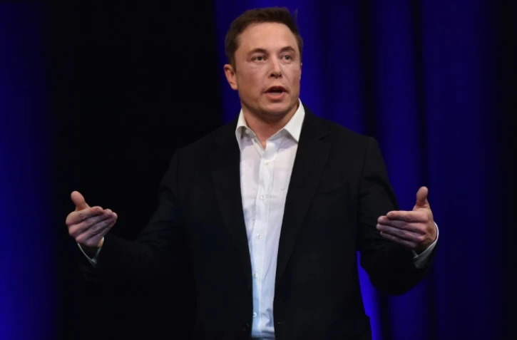 L'homme d'affaires Elon Musk, fondateur de Tesla et de SpaceX s'adresse au public lors d'un salon spécialisé dansl'aéronautique le 29 septembre 2017 à Adelaïde (Australie)