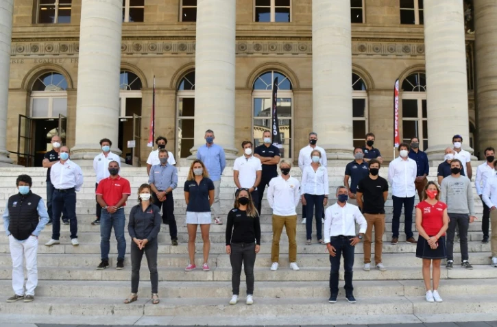 Les skippers engagés danns le Vendée Globe posent pour une photo de famille, lors de la présentation de la 9e édition à Paris, le 17 septembre 2020