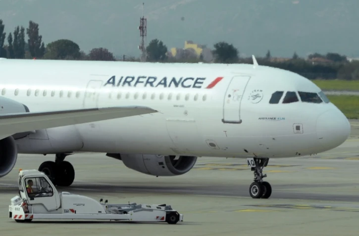 Un avion d'Air France sur le tarmac de l'aéroport Marseill-Provence le 5 octobre 2015 à Marignane