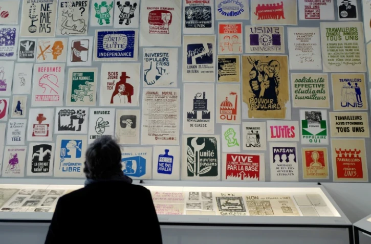 Mai 68 fut un fertile créateur de slogans mais aussi un grand générateur d'images: affiches, peintures, photographies, tracts sont exposées aux Beaux Arts à Paris