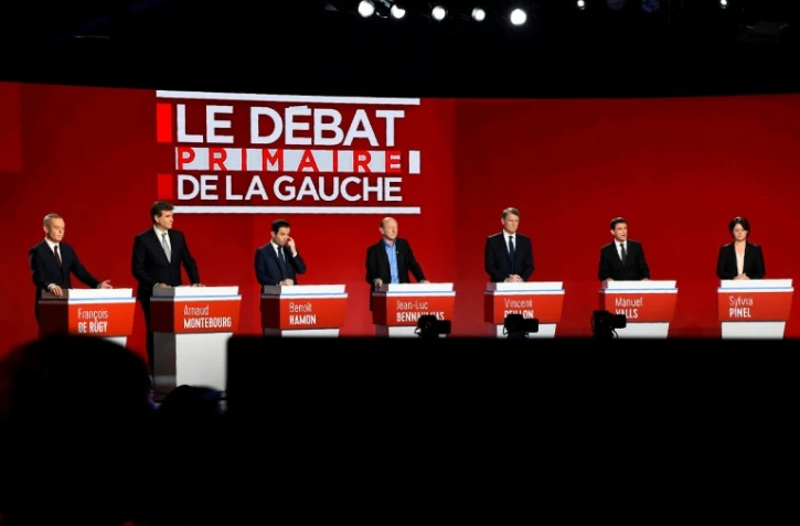 Les candidats de la primaire du PS et de ses alliés, le 15 janvier lors du deuxième débat télévisé, à Paris.