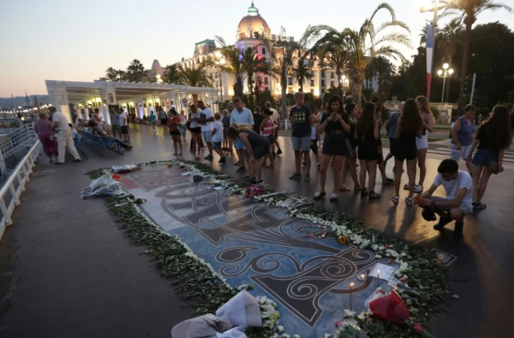 Hommage aux victimes de l'attentat de Nice de 2016, le 14 juillet 2017 sur la Promenade des Anglais à Nice