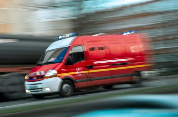 Plus d'une centaine de pompiers luttaient mardi à la mi-journée contre un incendie sur le site d'une installation classée Seveso