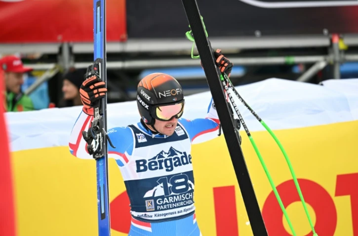 Le Français Nils Allègre à l'arrivée du Super-G de Garmisch-Partenkirchen (Allemagne), une épreuve de la Coupe du monde de ski alpin, le 27 janvier 2024
