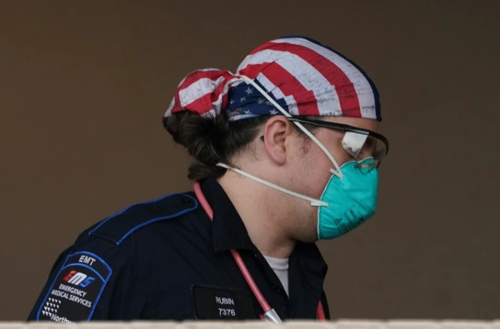 Un urgentiste d'un hĂŽpital new yorkais le 5 avril 2020