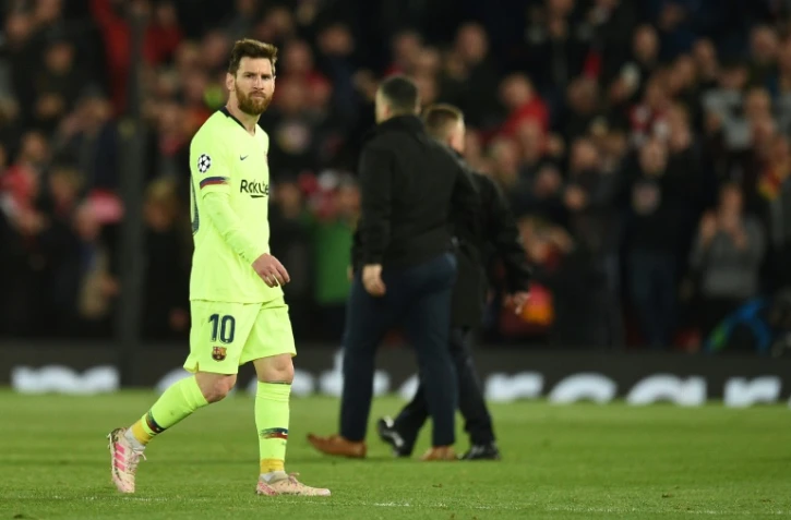 L'attaquant Lionel Messi quitte le terrain d'Anfield dépité après la défaite du Barça 4 à 0 face à Liverpool en demi-finale retour de C1, le 7 mai 2019