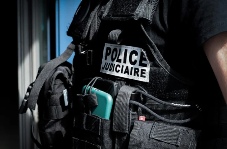 Le parquet a saisi de l'enquête les policiers du Service local de police judiciaire (SLPJ) de Grenoble, qui recherchent activement le tireur