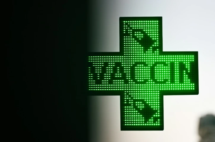 Face à la multiplication des fermetures de pharmacies en milieu rural, professionnels de santé et élus locaux alertent sur le risque de "déserts pharmaceutiques" dans des territoires où les officines représentent souvent l'unique recours médical envisageable