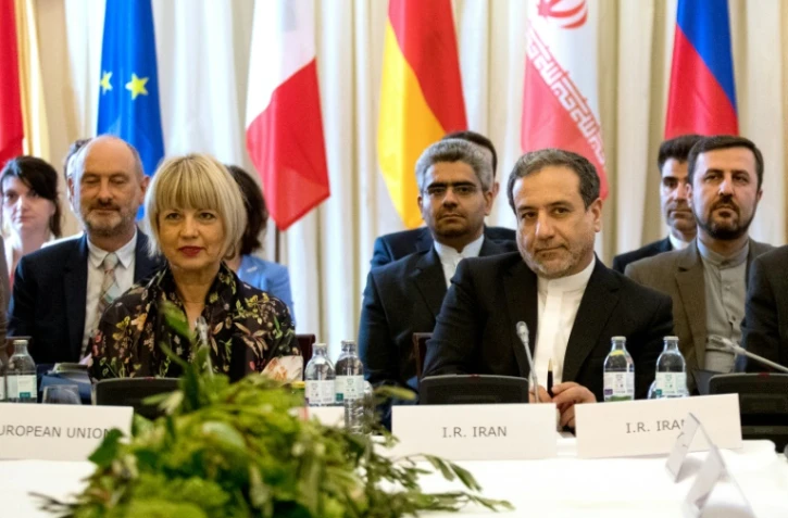 Le vice-ministre iranien des Affaires étrangères, Abbas Araghchi (d) lors d'une réunion des Etats parties, le 28 juillet 2019 à Vienne
