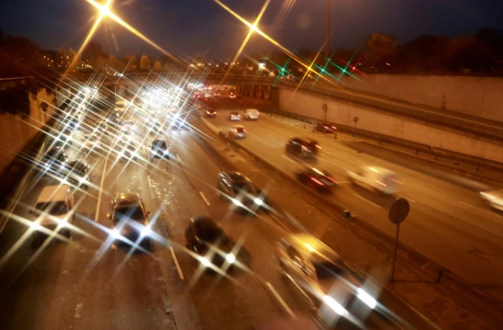 Des automobilistes sur le périphérique le 8 décembre 2016 à Paris