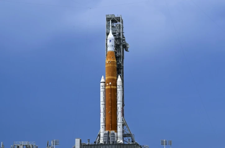 La fusée SLS de la Nasa le 26 août 2022 au centre spatial Kennedy en Floride avant son décollage pour la mission Artémis 1 de la Nasa vers la Lune