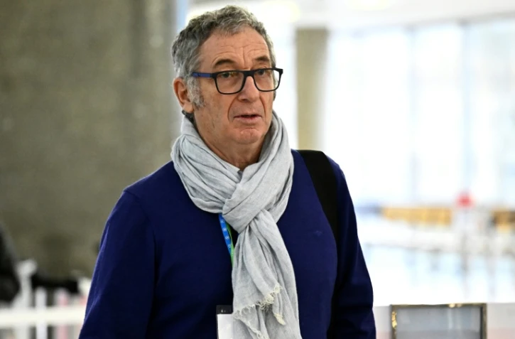 Eric Mouzin, le père d'Estelle Mouzin, arrive à la cour d'assises pour assister au procès de Monique Olivier, ex-femme du tueur en série Michel Fourniret, le 14 décembre 2023 à Nanterre, près de Paris 
