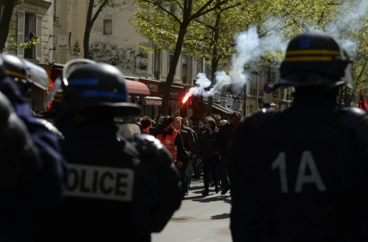 Des membres des forces de l'ordre lors d'une manifestation contre la loi travail, le 28 avril 2016 à Paris
