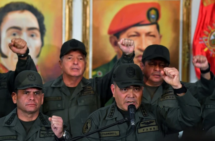 Le ministre vénézuélien de la Défense Vladimir Padrino (à droite) prononce un discours à Caracas, le 19 février 2019