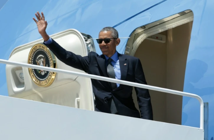 Le président Barack Obama (ici sur le point de monter à bord de l'Air Force One sur la base Andrews dans le Maryland le 8 juin) annonce officiellement qu'il soutiendra Hillary Clinton