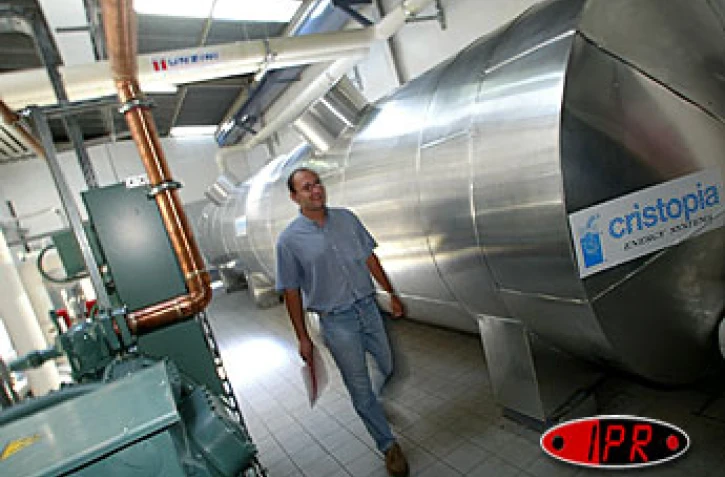 L'usine Edena (embouteillage d'eau minérale) à la Possession