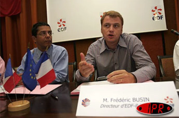 Mercredi 7 décembre 2005 -
EDF et la CCIR ont signé une convention pour inciter les entreprises à réduire leur consommation d'énergie