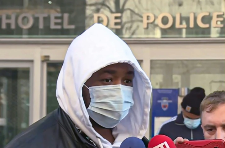 Photo extraite d'une vidéo montrant le producteur de musique Michel Zecler après son dépôt de plainte à l'IGPN contre des policiers qui l'ont passé à tabac, le 26 novembre 2020 à Paris