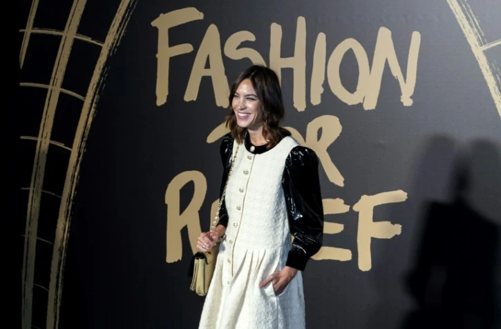La créatrice britannique Alexa Chung à son arrivée au gala caritatif "Fashion For Relief" au deuxième jour de la Fashion Week à Londres, le 14 septembre 2019