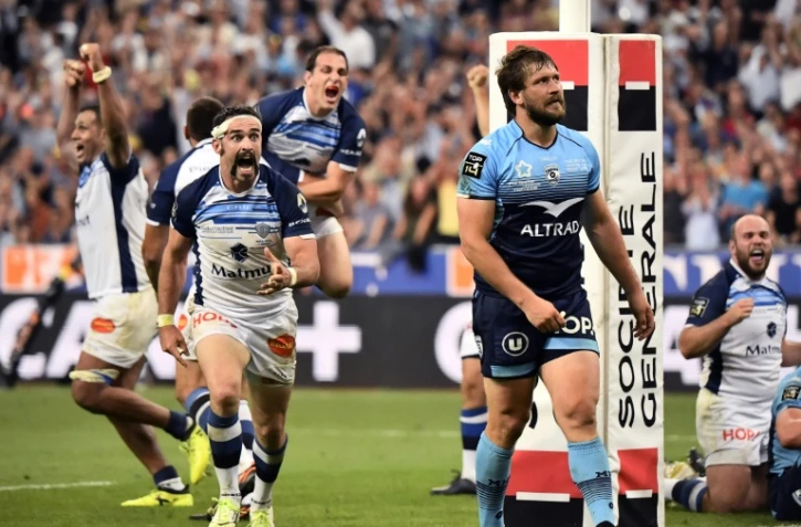 Les joueurs de Castres jubilent après un essai face à Montpellier en finale de Top 14 le 2 juin 2018