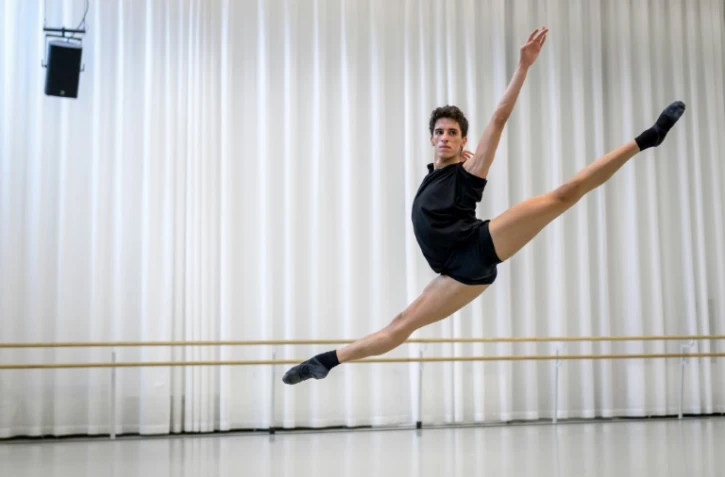 Le danseur Luca Abdel-Nour, le 3 mars 2021 à la Zurich Dance Academy, en Suisse 