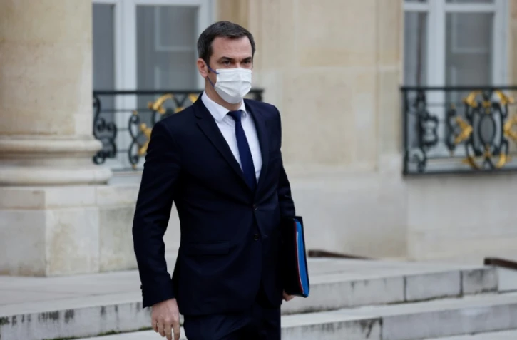 Le ministre de la Santé Olivier Véran, après la réunion hebdomadaire du cabinet à l'Elysée à Paris, le 15 décembre 2021