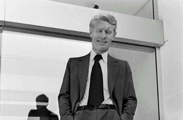 Jean-Claude Decaux, l'inventeur de l'abribus financé par la publicité et fondateur du groupe d'affichage publicitaire JCDecaux, le 21 septembre 1978 à Plaisir-Sainte-Appoline près de Paris