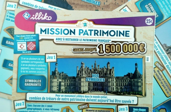 Jeu à gratter de la Francaise des Jeux  au bénéfice du Loto du patrimoine