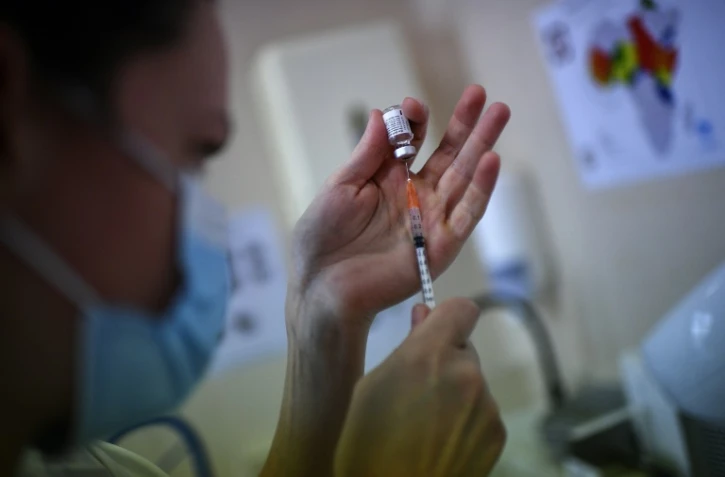 Préparation d'une dose de vaccin à l'Institut Pasteur à Paris, le 21 janvier 2021
