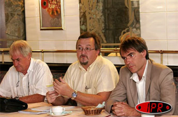 Jeudi 3 novembre 2005 -
Les 3ème journées de réflexion éthiques auront lieu du 6 au 11 novembre 2005 et auront pour thème "fin de vie - euthanasie"