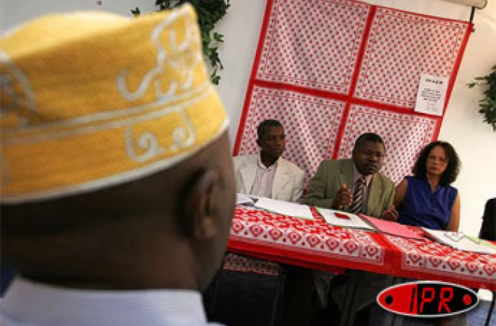 Vendredi 9 décembre 2005 - 

Le comité de soutien aux expulsés de Mayotte veut que les &quot;sans papiers&quot; soient traités humainement