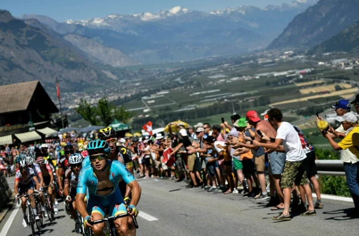 Le Kazakh Alexey Lutsenko et le Français Thomas Voeckler lors de la 17e étape du Tour de France 2016