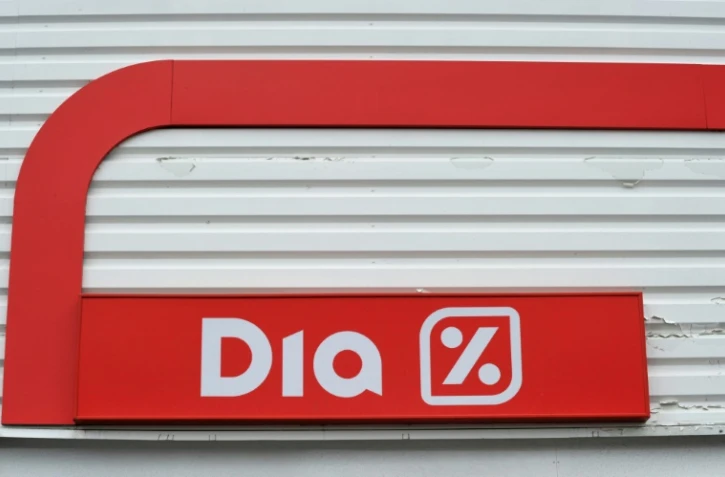 Carrefour va mettre en oeuvre un plan de sauvegarde de l'emploi (PSE) pour les 2.100 salariés des 273 ex-magasins Dia dont le groupe va se séparer