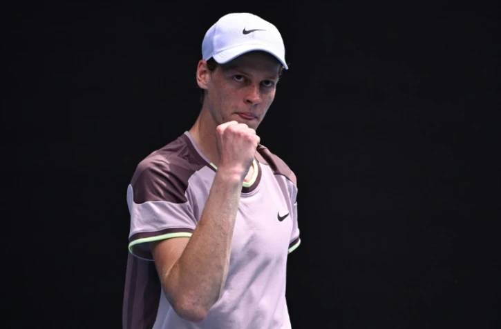 L'Italien Jannik Sinner, victorieux du Néerlandais Botic van de Zandschulp, lors du premier tour de l'Open d'Australie, 14 janvier 2024 à Melbourne