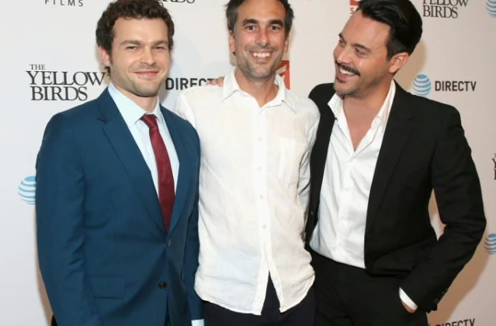 L'acteur Alden Ehrenreich, le réalisateur Alexandre Moors et l'acteur Jack Huston lors de la première du film "The Yellow Birds", le 6 juin 2018 à Hollywood