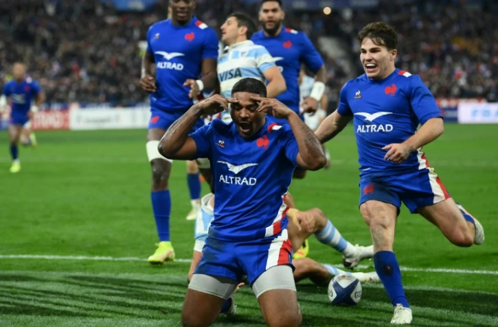 La joie du talonneur français Peato Mauvaka, après son essai marqué contre l'Argentine, lors de leur test-match automnal, le 6 novembre 2021 au Stade de France
