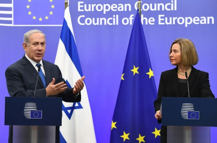 Le Premier ministre israélien Benjamin Netanyahu et la cheffe de la diplomatie européenne Federica Mogherini, lors d'une conférence de presse à Bruxelles, le 11 décembre  2017