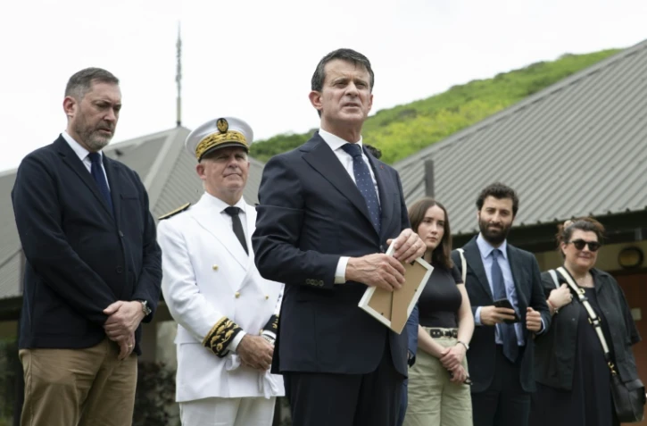 Manuel Valls devant le Sénat coutumier à Nouméa le 22 février 2025