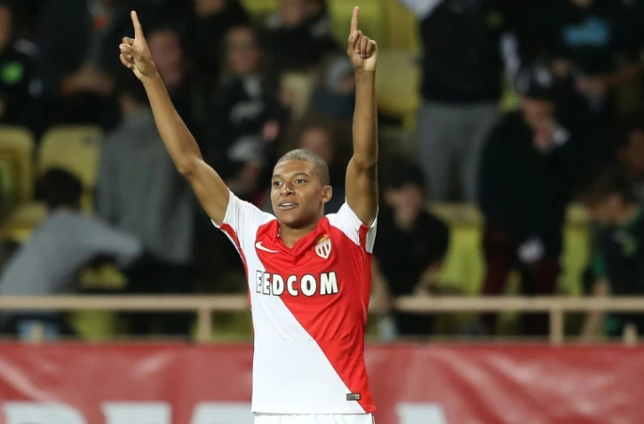 L'attaquant de Monaco Kylian Mbappé fête un but contre Montpellier, le 21 octobre 2016 à Louis-II